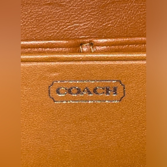 Coach Chelsea Pebbled Accordion Zip Around Wallet Parchment F40596 EUC - Picture 5 of 8